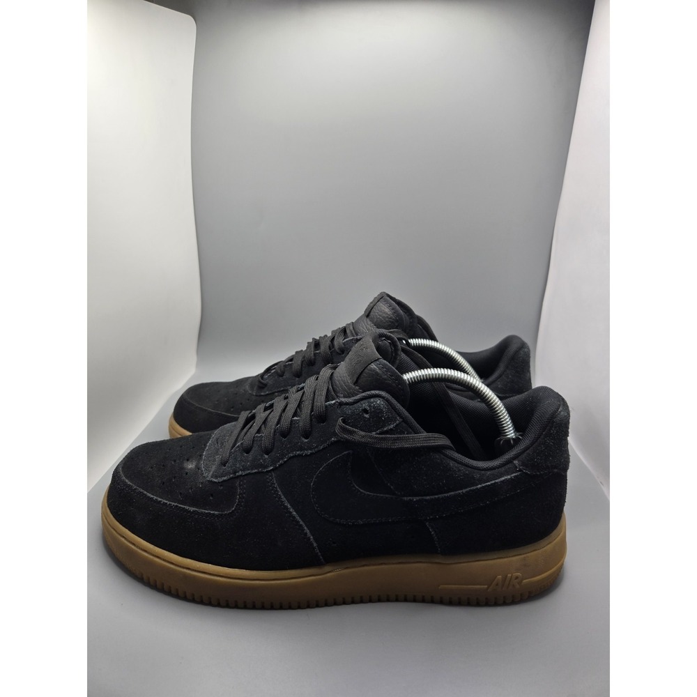 Men's Nike Air Force 1 Low Black Suede Gum Sole Sneakers Size 11 US - 488298-098 - Picture 2 of 9
